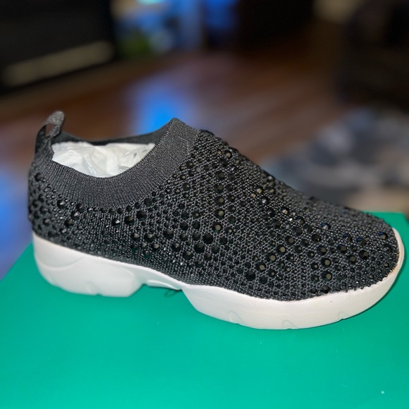 Lauren Lorraine Women’s  size 7 Carry black Rhinestone slip on Sneakers - Picture 3 of 12